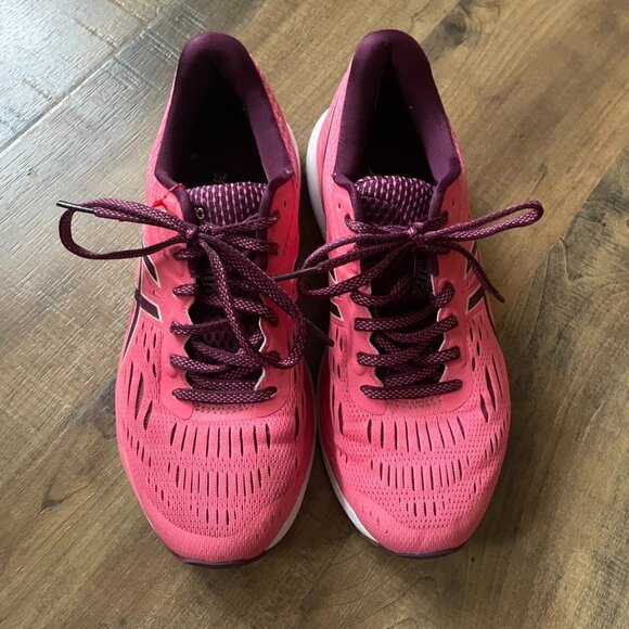 ASICS Gel-Excite 8 Women’s Running Shoes Pink Maroon Size 8 - Great Condition - Picture 1 of 7